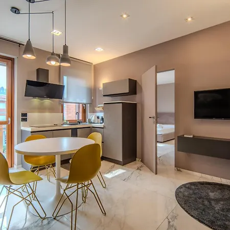 Interno 5 - Parcheggio Gratuito