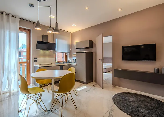 Interno 5 - Parcheggio Gratuito