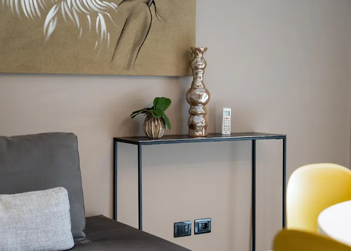 Interno 5 - Parcheggio Gratuito *